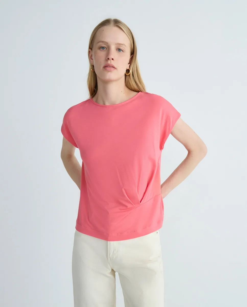 Футболка с асимметричным плечом и лодочкой Guitare, коралловый
Футболка с асимметричным плечом и лодочкой Guitare, коралловый