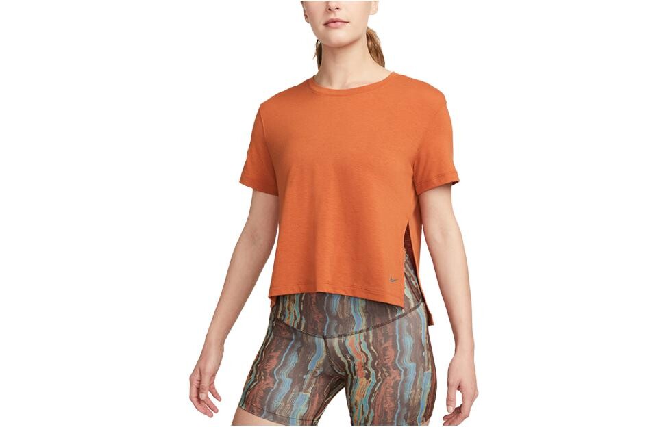 Футболка женская оранжевая Nike
Футболка женская оранжевая Nike