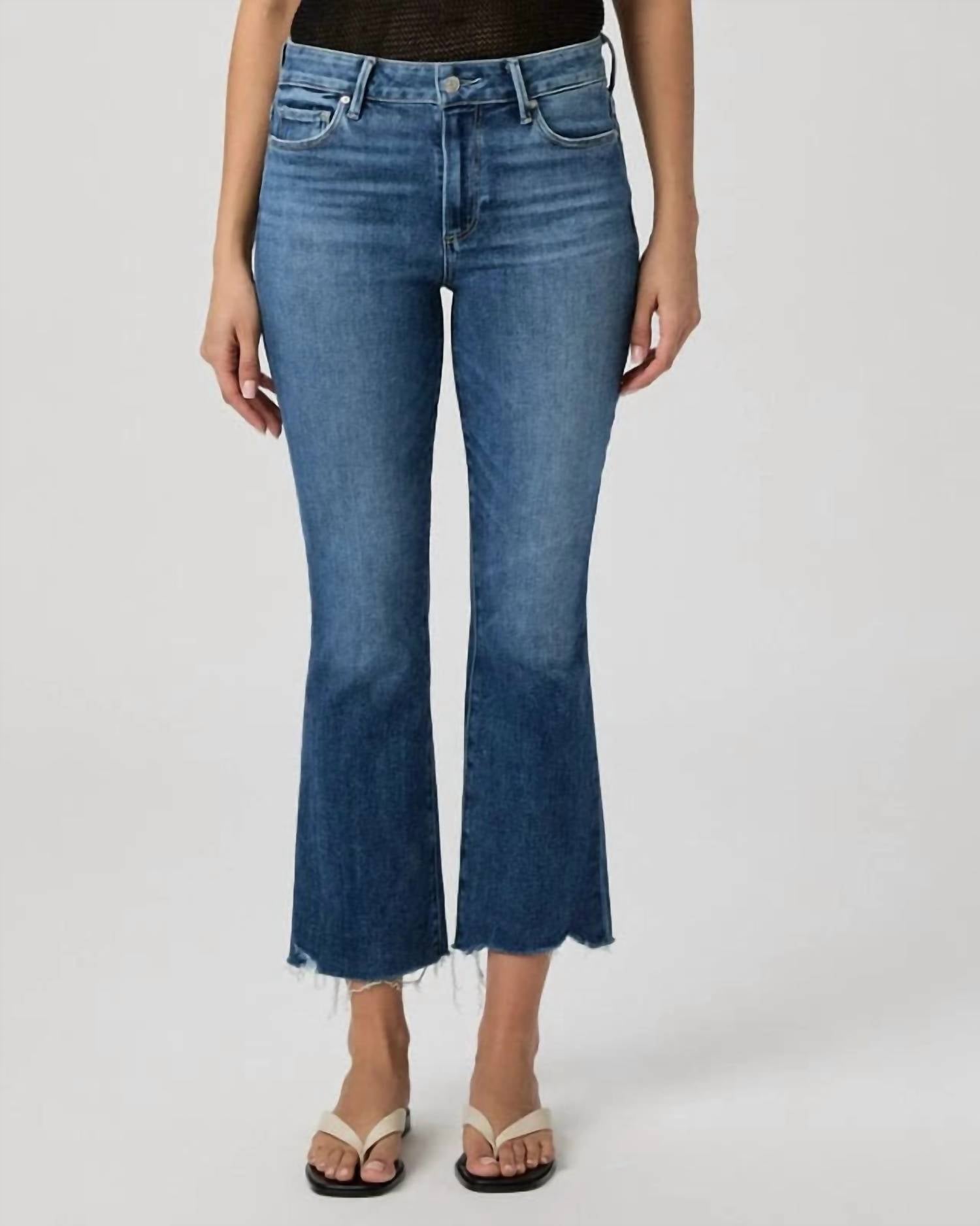 Джинсы-клеш Colette Crop Flare Jeans в романе Paige, novelist
Джинсы-клеш Colette Crop Flare Jeans в романе Paige, novelist