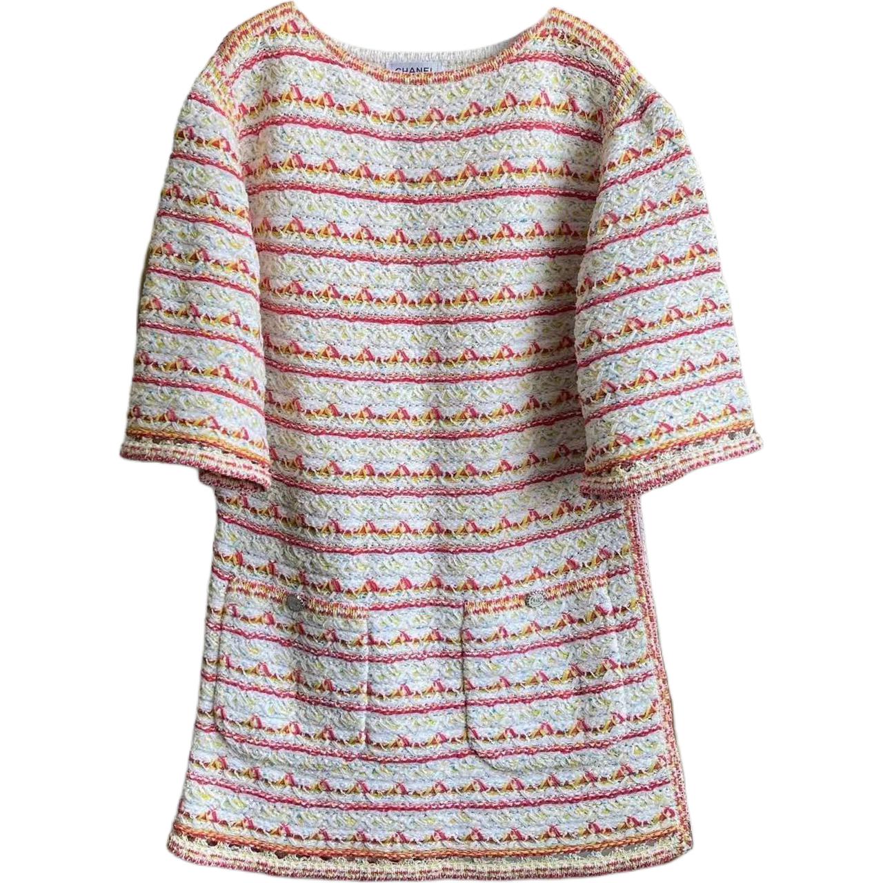 CHANEL Женское белое платье с короткими рукавами
CHANEL Женское белое платье с короткими рукавами