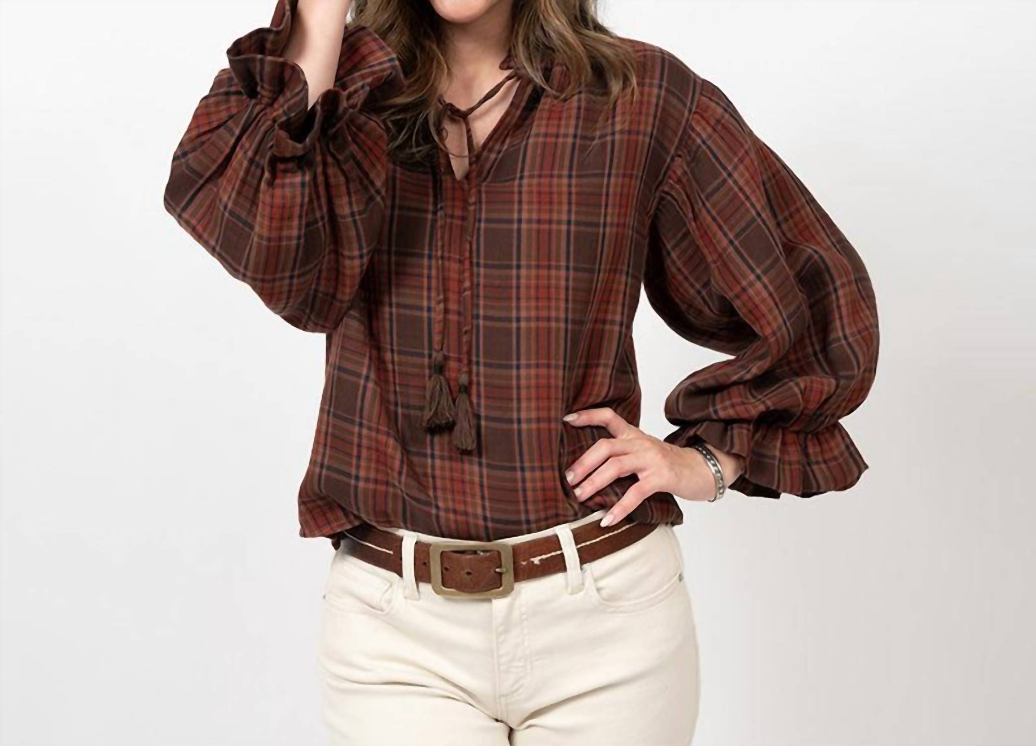 Коричневый топ с галстучным воротником в клетку Ivy Jane
Коричневый топ с галстучным воротником в клетку Ivy Jane