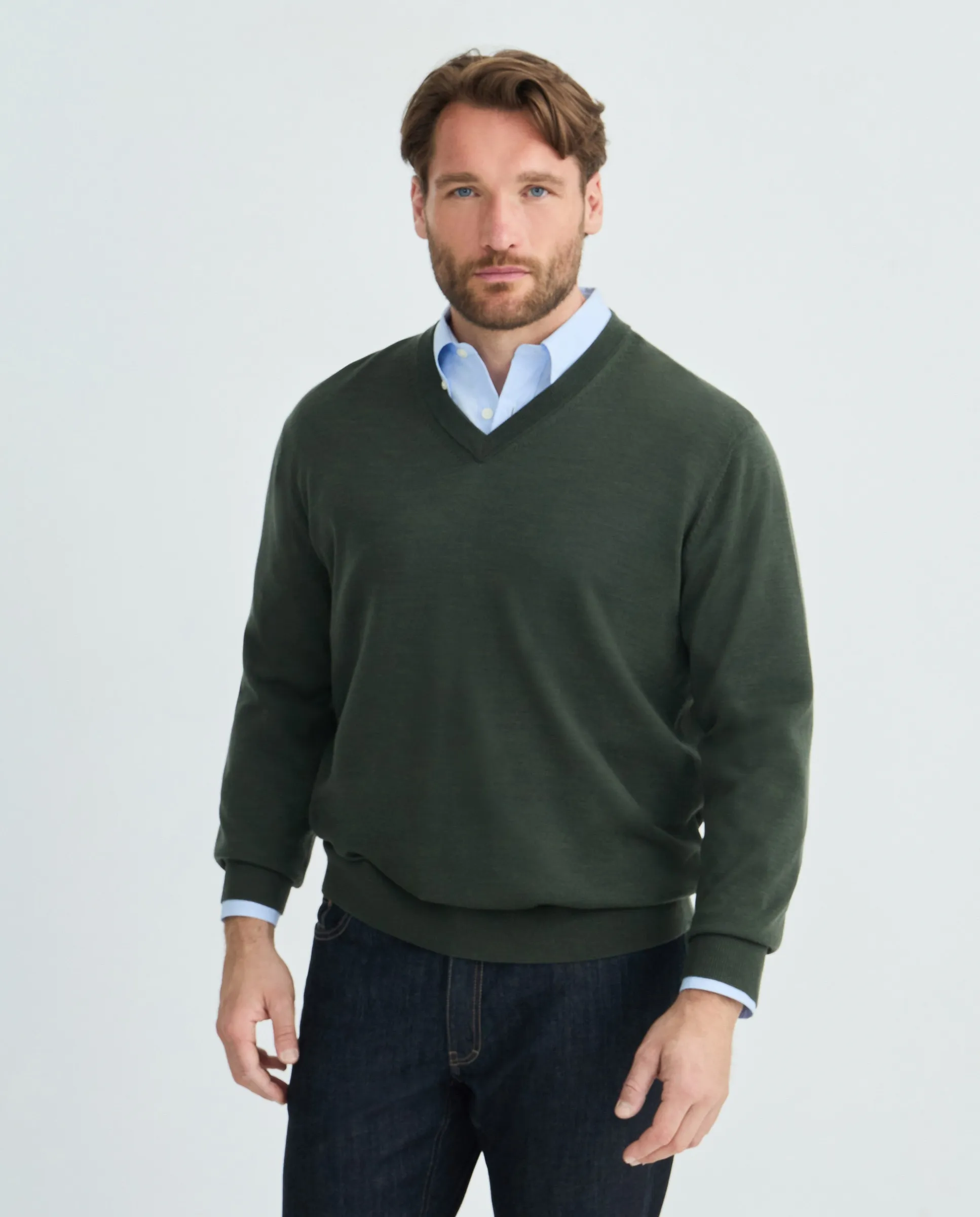 Джемпер с V-образным вырезом из 100% шерсти мериноса для мужчин больших размеров Emidio Tucci, хаки
Джемпер с V-образным вырезом из 100% шерсти мериноса для мужчин больших размеров Emidio Tucci, хаки