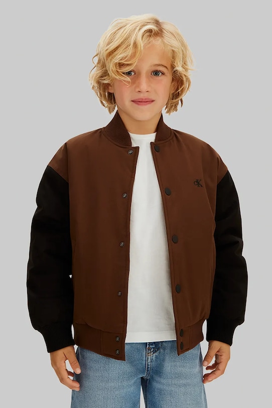 Детская куртка-бомбер Calvin Klein Jeans, коричневый
Детская куртка-бомбер Calvin Klein Jeans, коричневый