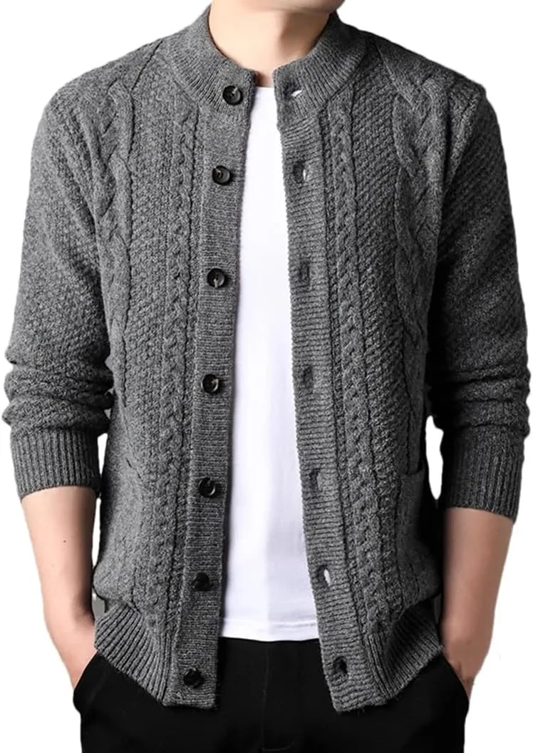 Мужской свитер с воротником стойкой и застежкой на пуговицы однотонный вязаный для весны и осени
Мужской свитер с воротником стойкой и застежкой на пуговицы однотонный вязаный для весны и осени