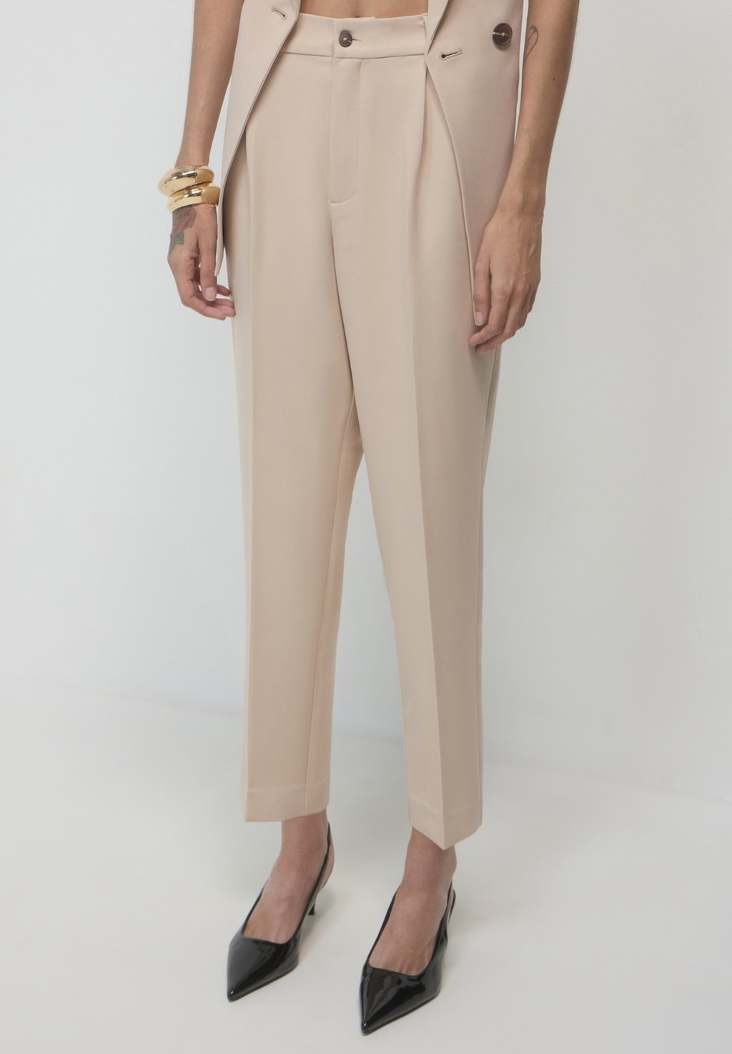 Брюки TINTA UNITA Calliope, бежевый
Брюки TINTA UNITA Calliope, бежевый