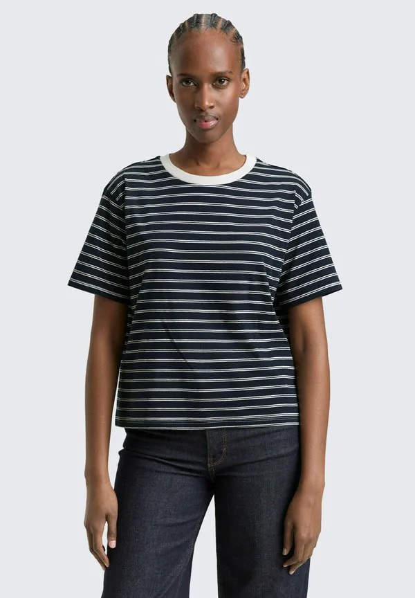 Футболка свободного кроя с принтом Tom Tailor Denim, Navy Irregular Stripe, Синий, Футболка свободного кроя с принтом Tom Tailor Denim, Navy Irregular Stripe
Футболка свободного кроя с принтом Tom Tailor Denim, Navy Irregular Stripe, Синий, Футболка свободного кроя с принтом Tom Tailor Denim, Navy Irregular Stripe