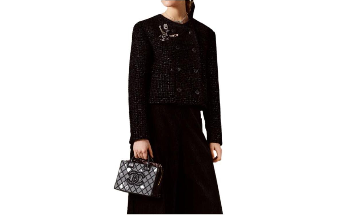 Куртка женская Chanel с логотипом, черный
Куртка женская Chanel с логотипом, черный