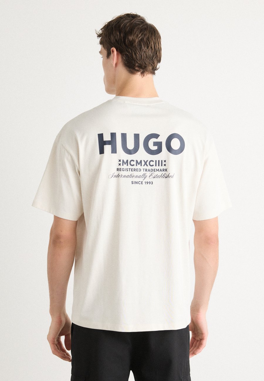 Футболка HUGO NALONO, Open White/Off-White, Белый, Футболка HUGO NALONO, Open White/Off-White
Футболка HUGO NALONO, Open White/Off-White, Белый, Футболка HUGO NALONO, Open White/Off-White