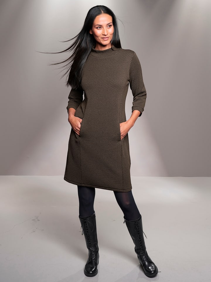 Heine Трикотажное платье темно-бежевого цвета с черным узором
Heine Трикотажное платье темно-бежевого цвета с черным узором