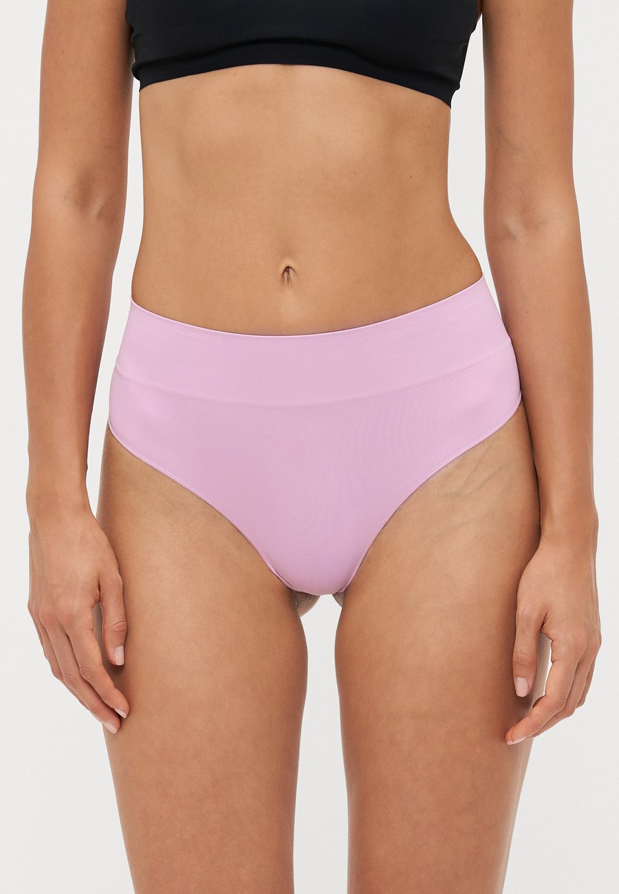 Трусы Organic Basics SMOOTH THONG, Lavender Mist/Pink
Трусы Organic Basics SMOOTH THONG, Lavender Mist/Pink