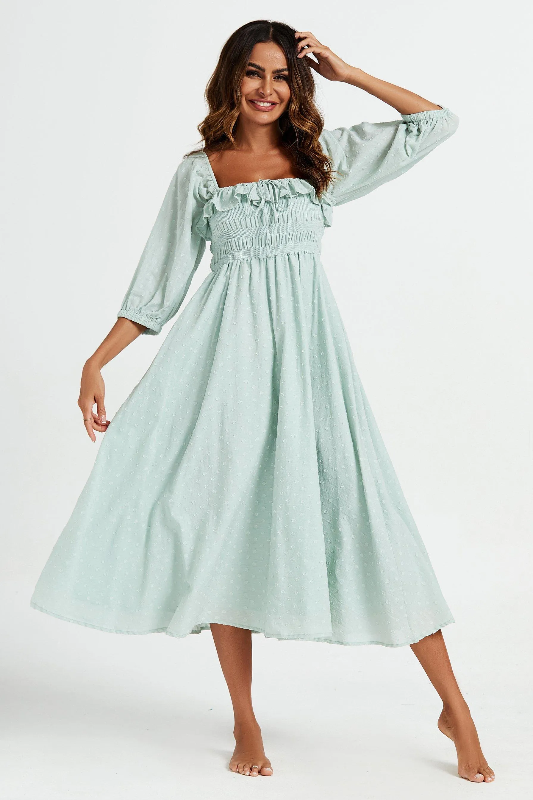 Светло-зеленое платье миди с квадратным вырезом и оборками FS Collection, зеленый
Светло-зеленое платье миди с квадратным вырезом и оборками FS Collection, зеленый