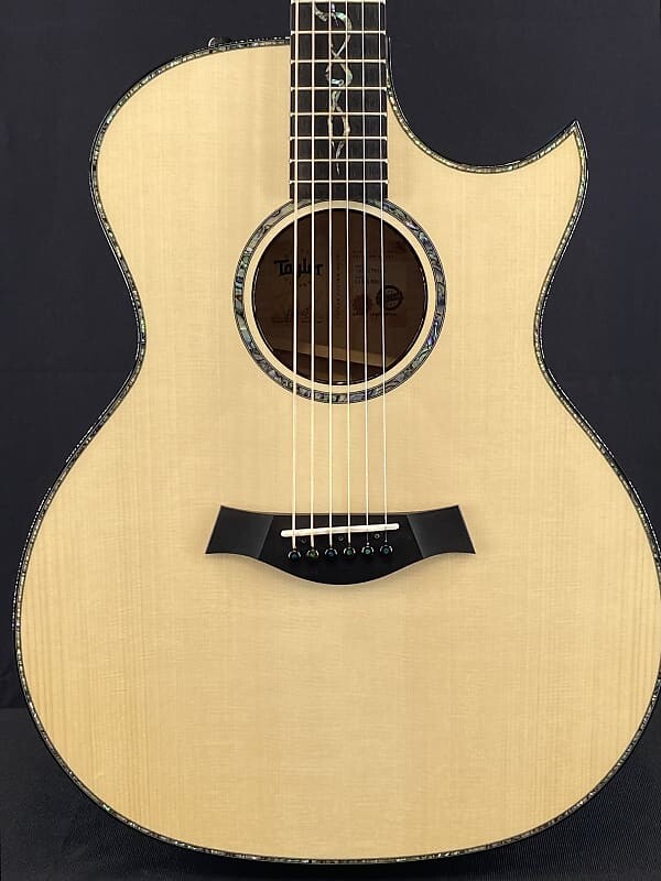 Акустическая гитара Taylor Custom Grand Auditorium in Quilt Maple with Adirondack Spruce Top
Акустическая гитара Taylor Custom Grand Auditorium in Quilt Maple with Adirondack Spruce Top