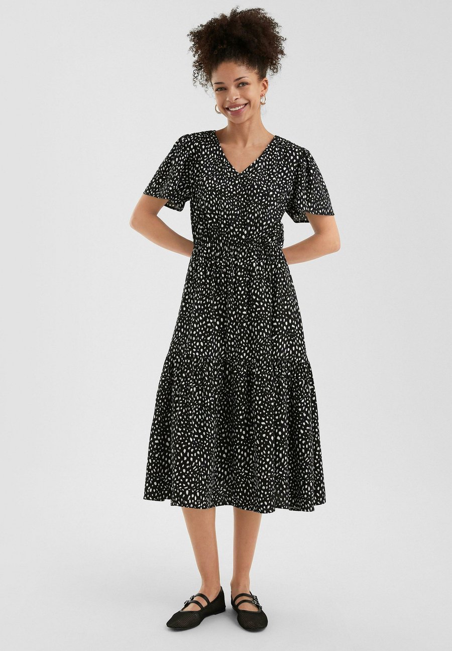 Платье QS Day dress, Schwarz/Mottled Black
Платье QS Day dress, Schwarz/Mottled Black