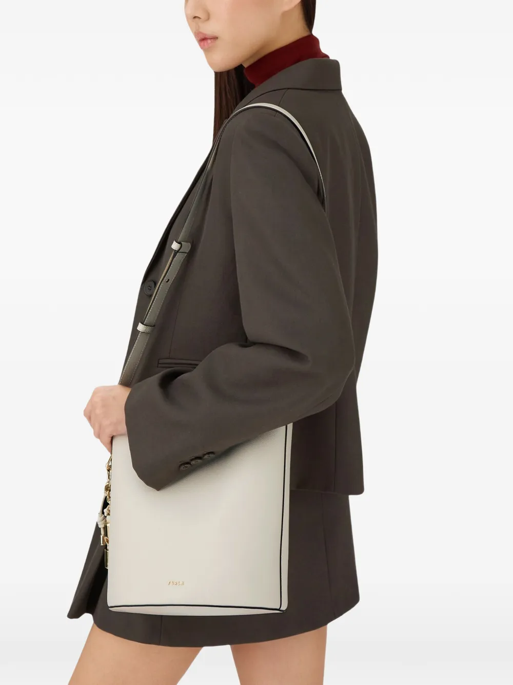 Маленькая кожаная сумка-ведро Roxie Furla, бежевый
Маленькая кожаная сумка-ведро Roxie Furla, бежевый