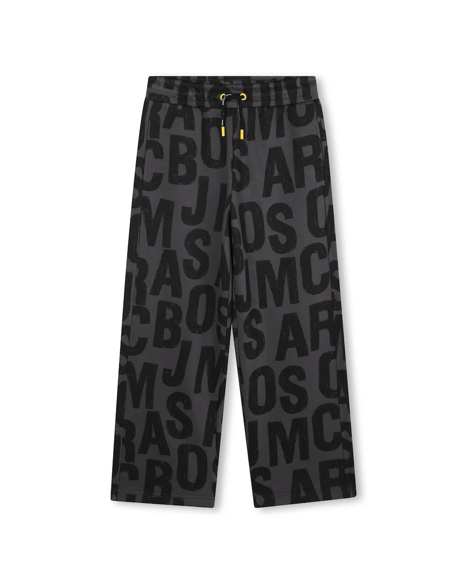 Спортивные штаны для мальчика в сером цвете с крупным принтом Marc Jacobs
Спортивные штаны для мальчика в сером цвете с крупным принтом Marc Jacobs