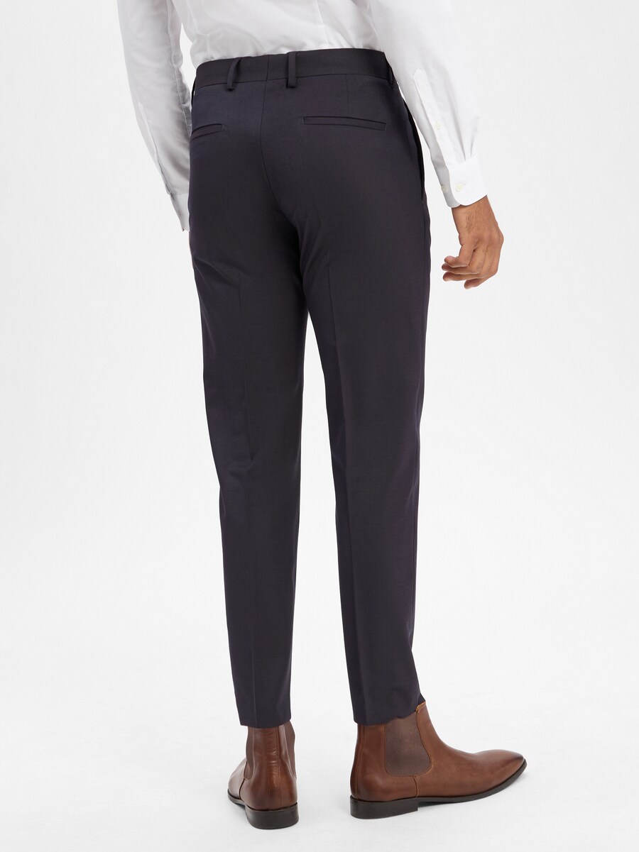 Узкие брюки со складками STRELLSON Maury, баклажановый
Узкие брюки со складками STRELLSON Maury, баклажановый