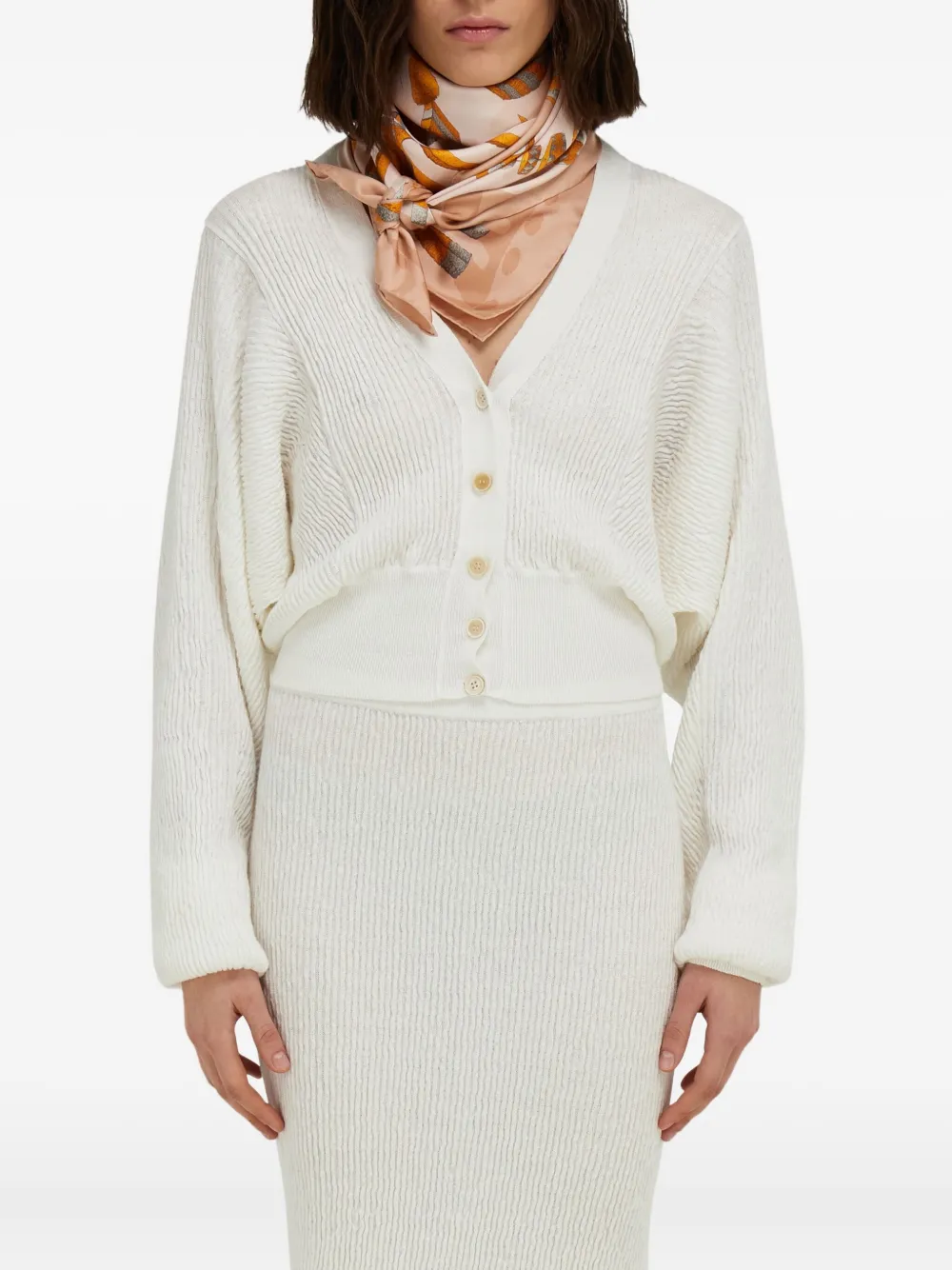 Шелковый шарф с садовым принтом Ferragamo, розовый
Шелковый шарф с садовым принтом Ferragamo, розовый