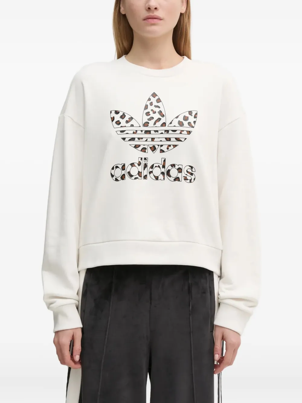 Толстовка с леопардовым принтом adidas, белый
Толстовка с леопардовым принтом adidas, белый