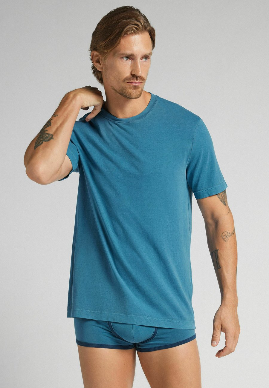 Футболка IUMAN Intimissimi Uomo Basic T-shirt, Blue/Dark Blue, Синий, Футболка IUMAN Intimissimi Uomo Basic T-shirt, Blue/Dark Blue
Футболка IUMAN Intimissimi Uomo Basic T-shirt, Blue/Dark Blue, Синий, Футболка IUMAN Intimissimi Uomo Basic T-shirt, Blue/Dark Blue