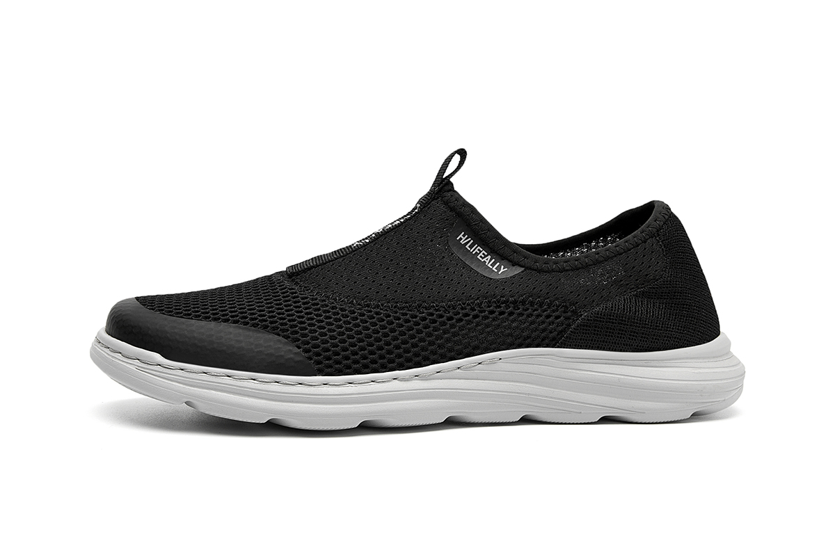 Повседневные мужские кроссовки низкие черные/песочные HLA
Повседневные мужские кроссовки низкие черные/песочные HLA