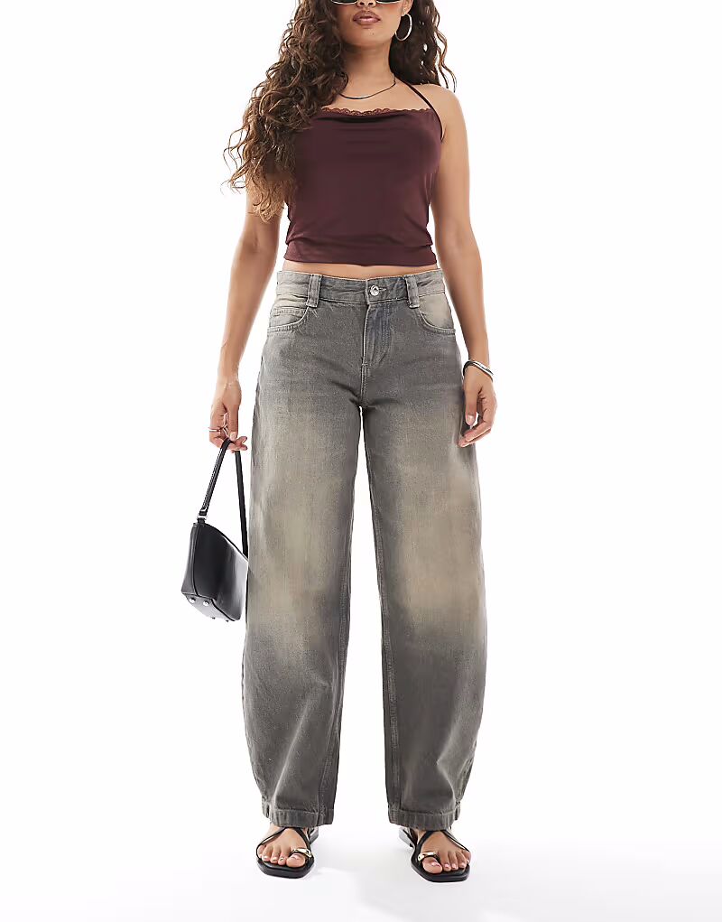 Мешковатые джинсы Bershka Petite свободного кроя серого цвета
Мешковатые джинсы Bershka Petite свободного кроя серого цвета