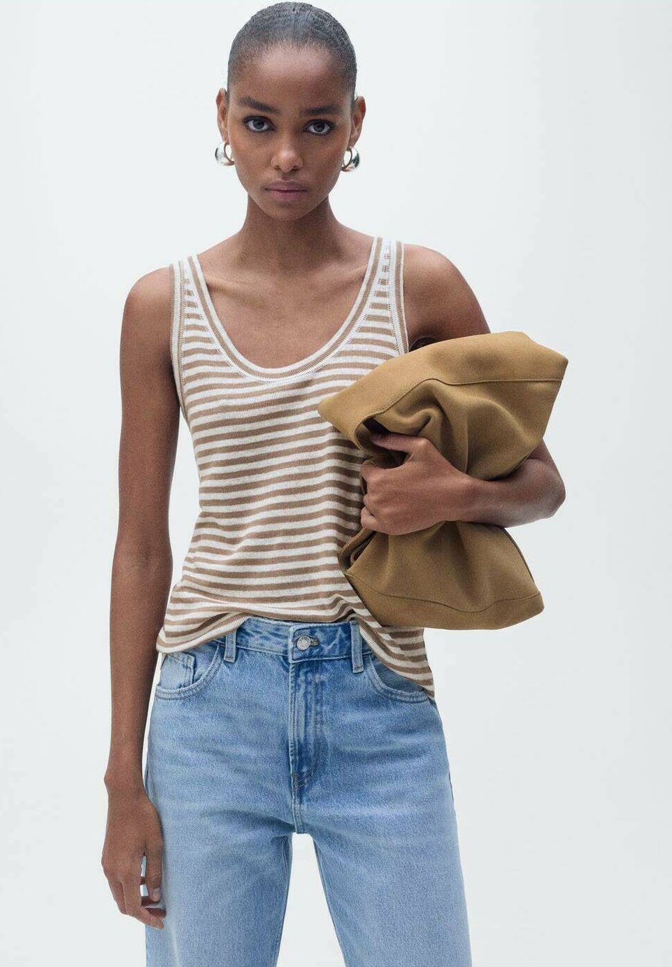 Топ LINI Mango, светло-коричневый
Топ LINI Mango, светло-коричневый