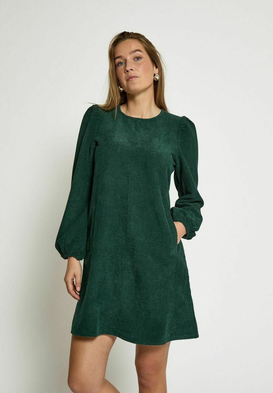Платье PEPPERCORN BETTY , Jungle Green/Green
Платье PEPPERCORN BETTY , Jungle Green/Green