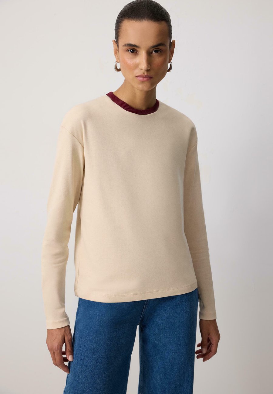 Топ Touché Privé COLLAR, Beige
Топ Touché Privé COLLAR, Beige