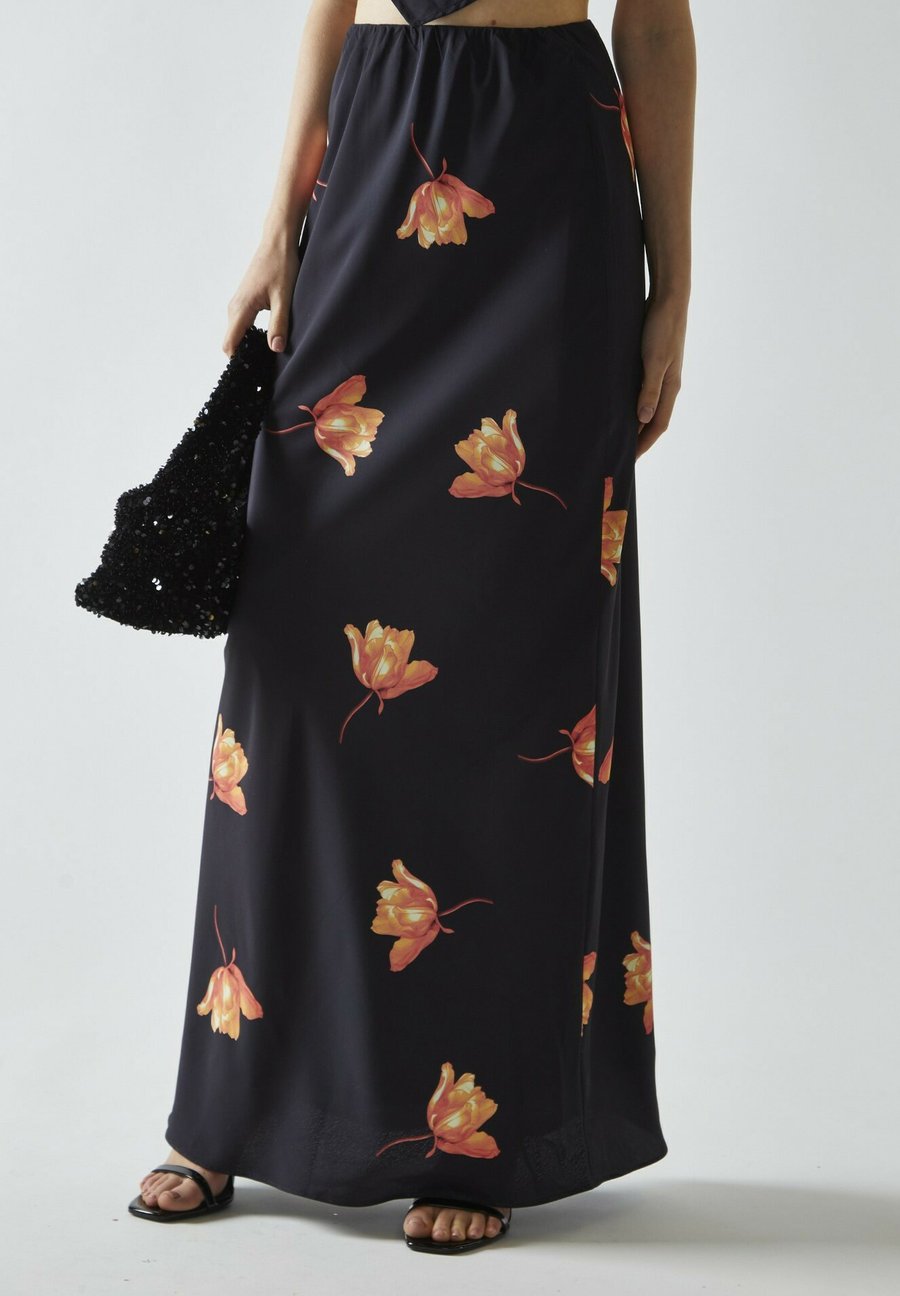 Юбка Glamorous BIAS-CUT, Black Orange Flower/Black
Юбка Glamorous BIAS-CUT, Black Orange Flower/Black