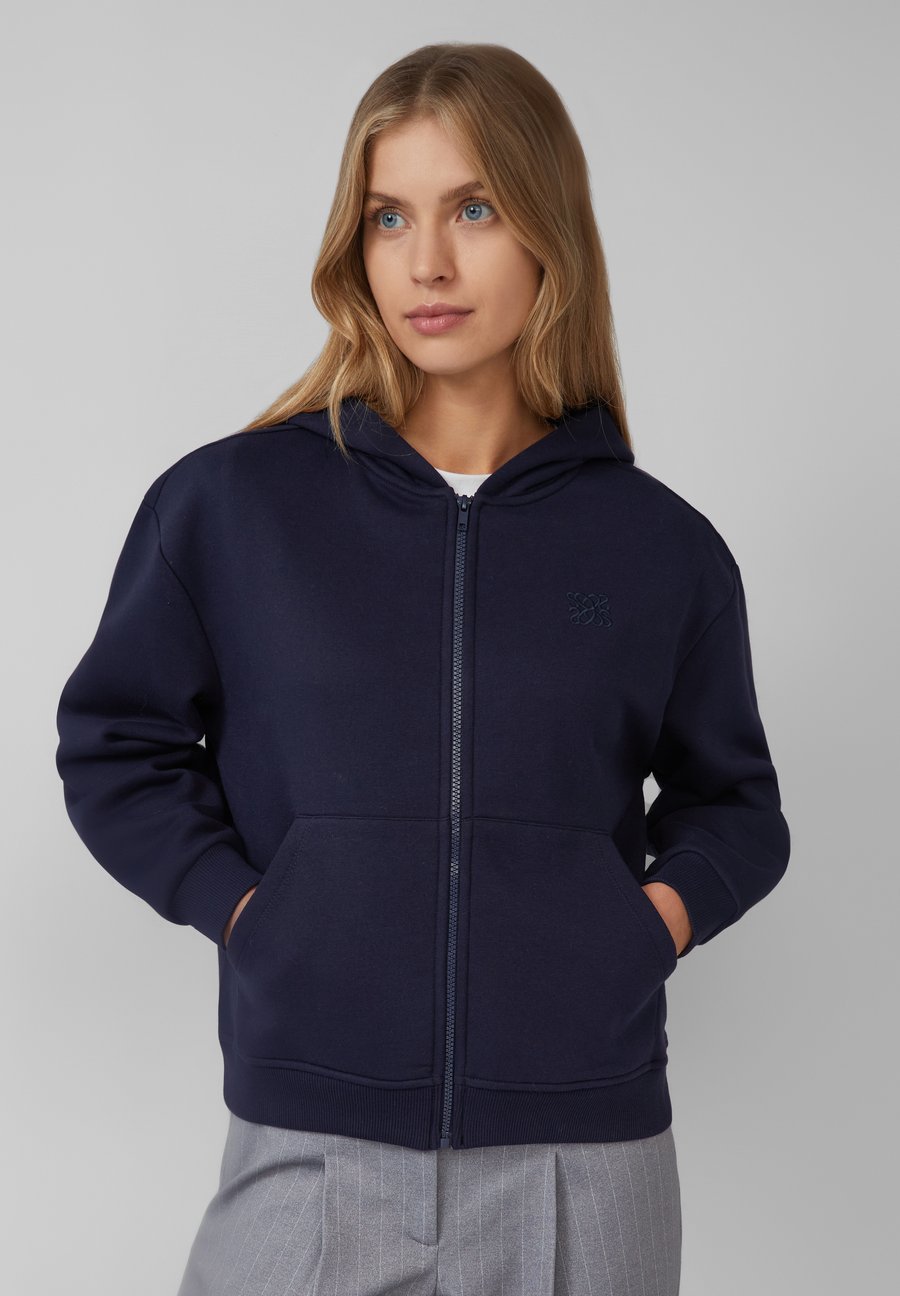 Толстовка s.Oliver MIT STICKEREI, Navy/Blue, Синий, Толстовка s.Oliver MIT STICKEREI, Navy/Blue
Толстовка s.Oliver MIT STICKEREI, Navy/Blue, Синий, Толстовка s.Oliver MIT STICKEREI, Navy/Blue
