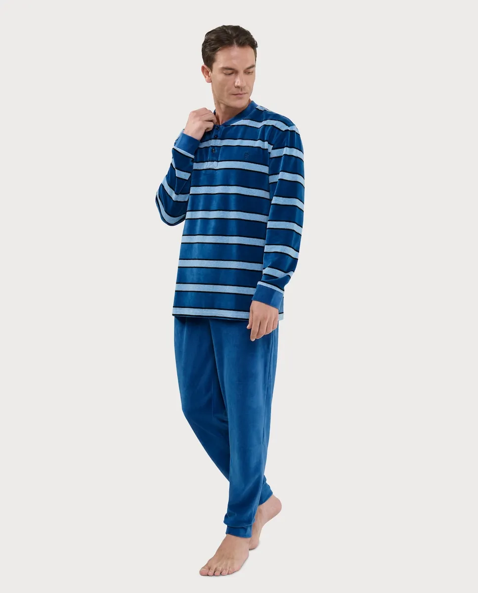 Длинная бархатная пижама с мужской планкой El Búho Nocturno, темно-синий
Длинная бархатная пижама с мужской планкой El Búho Nocturno, темно-синий