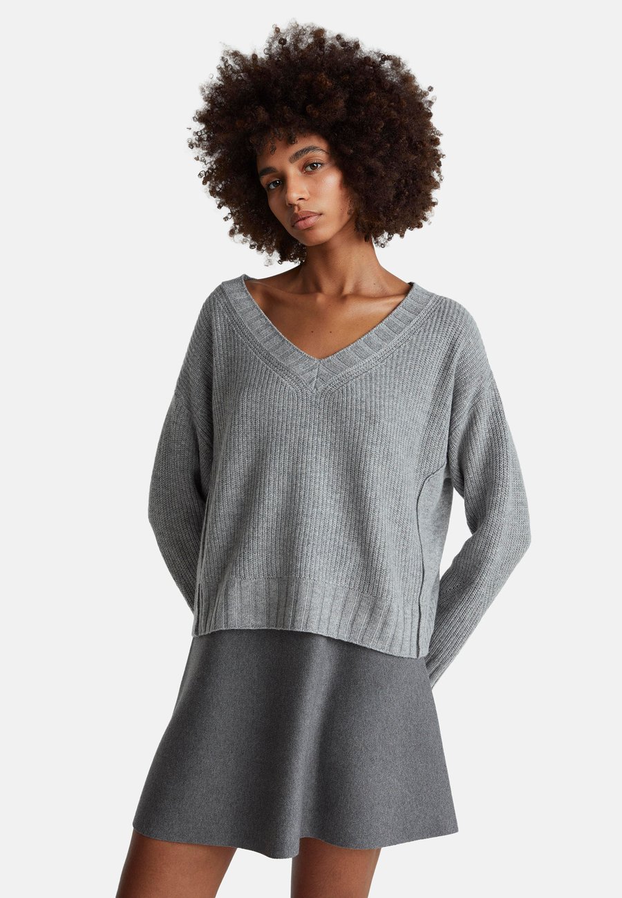 Джемпер United Colors of Benetton V-NECK, Grey
Джемпер United Colors of Benetton V-NECK, Grey