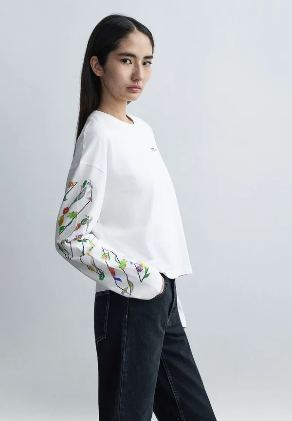 Футболка с длинными рукавами diag с изображением светящегося цветка Off-White, White, Белый, Футболка с длинными рукавами diag с изображением светящегося цветка Off-White, White
Футболка с длинными рукавами diag с изображением светящегося цветка Off-White, White, Белый, Футболка с длинными рукавами diag с изображением светящегося цветка Off-White, White