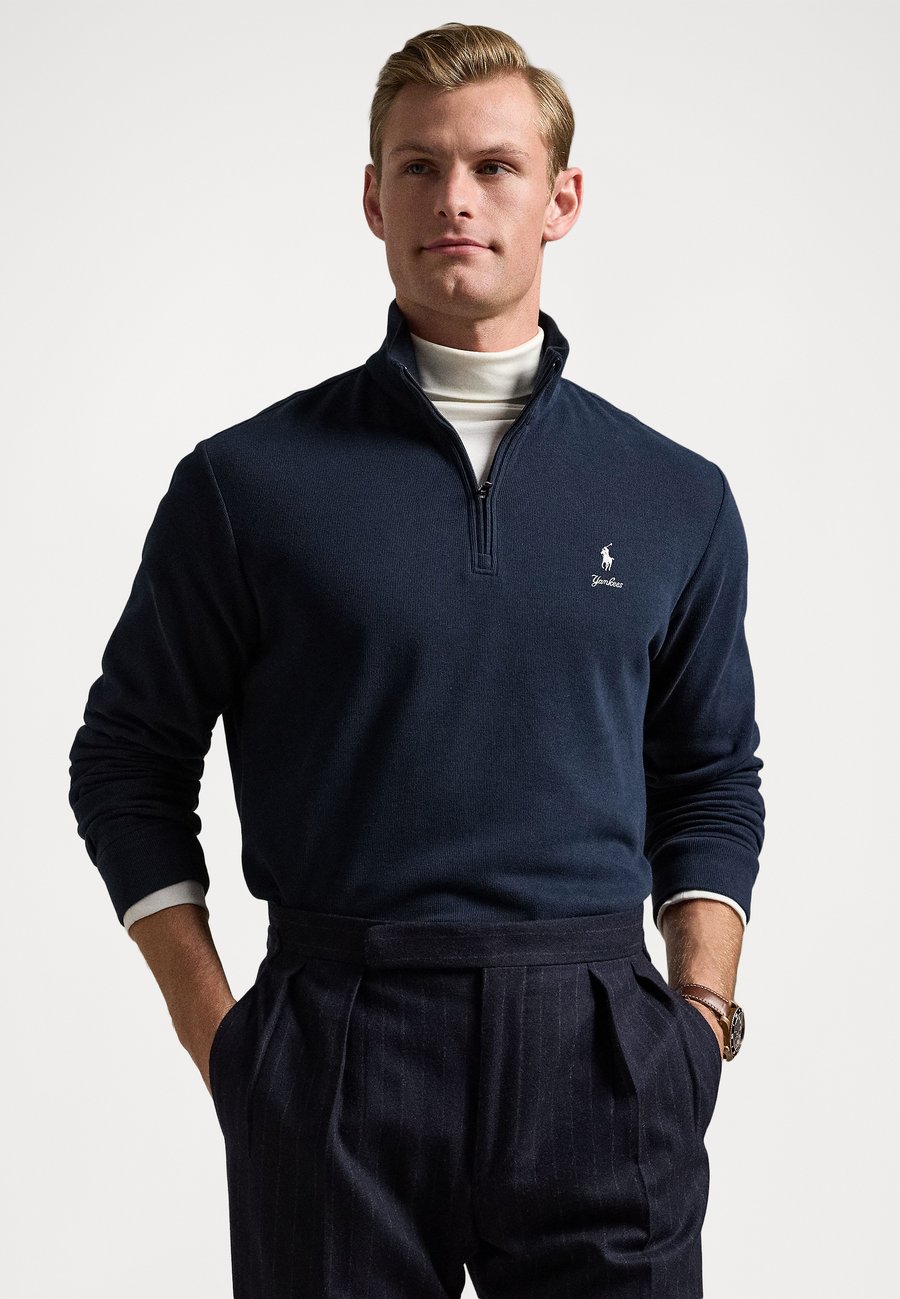 Толстовка Polo Ralph Lauren POLO RALPH LAUREN YANKEES PULLOVER, Aviator Navy/Dark Blue
Толстовка Polo Ralph Lauren POLO RALPH LAUREN YANKEES PULLOVER, Aviator Navy/Dark Blue