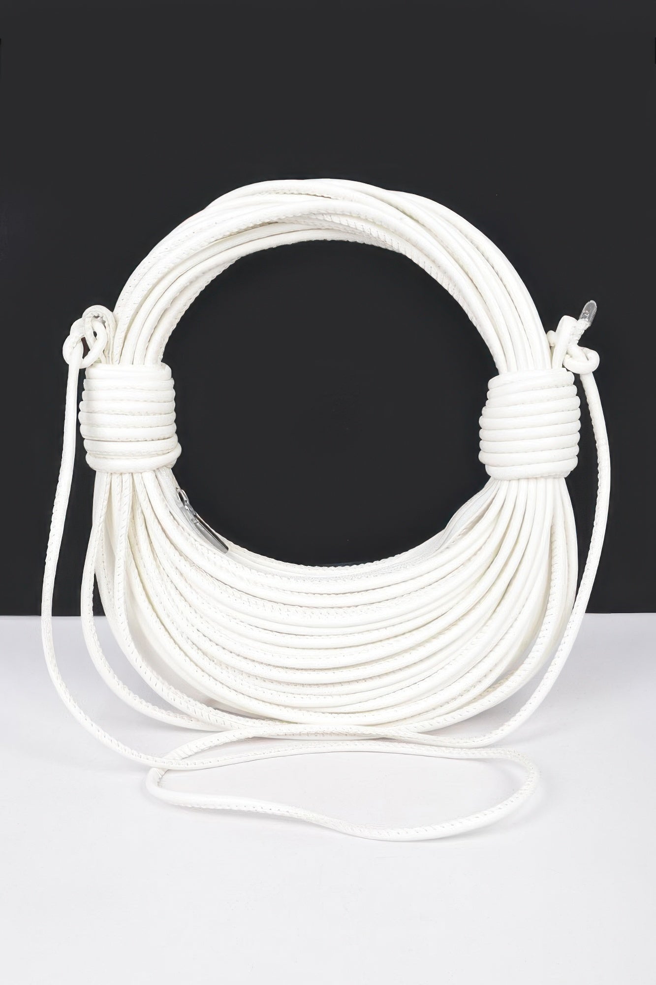 Сумка-хобо из искусственной кожи и веревки FASHNZFAB, белый
Сумка-хобо из искусственной кожи и веревки FASHNZFAB, белый