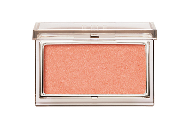 Монохромный румянец легко растушевывается RMK
Монохромный румянец легко растушевывается RMK