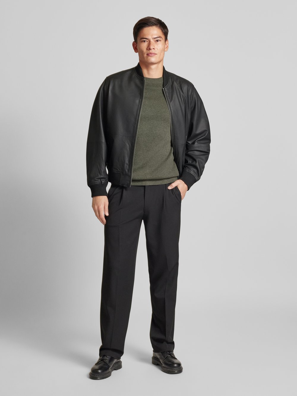 Куртка-бомбер с двухсторонней молнией модель «BRANCO» Jack & Jones Premium, черный
Куртка-бомбер с двухсторонней молнией модель «BRANCO» Jack & Jones Premium, черный