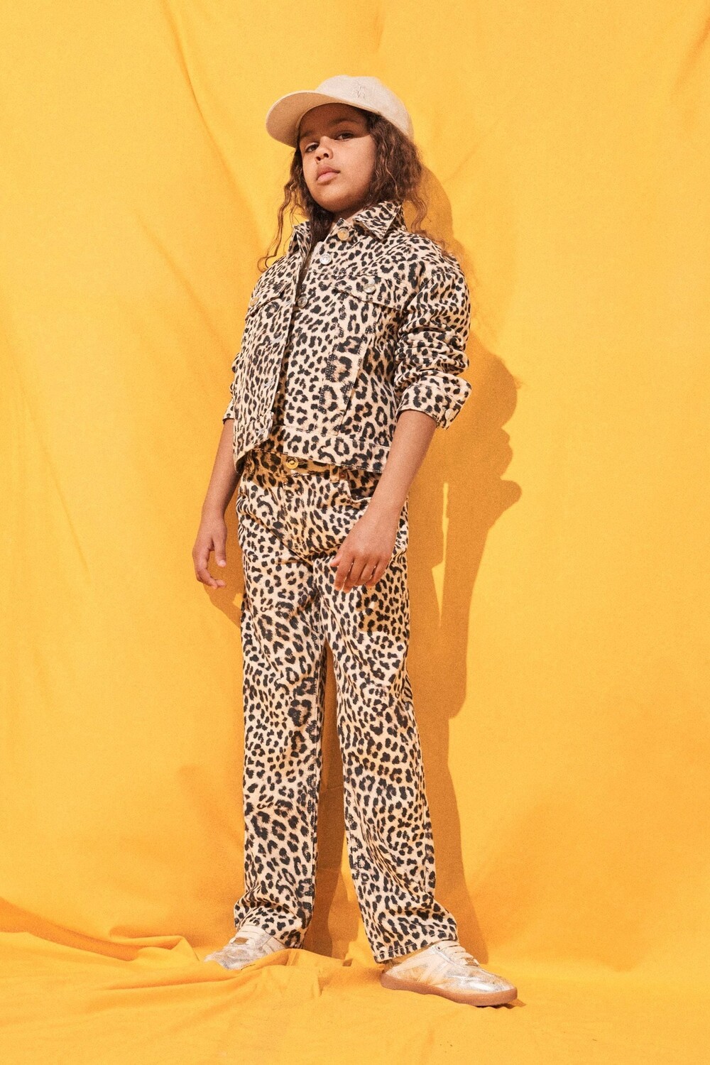 Джинсы прямого кроя с леопардовым принтом для девочек River Island, коричневый 
Джинсы прямого кроя с леопардовым принтом для девочек River Island, коричневый