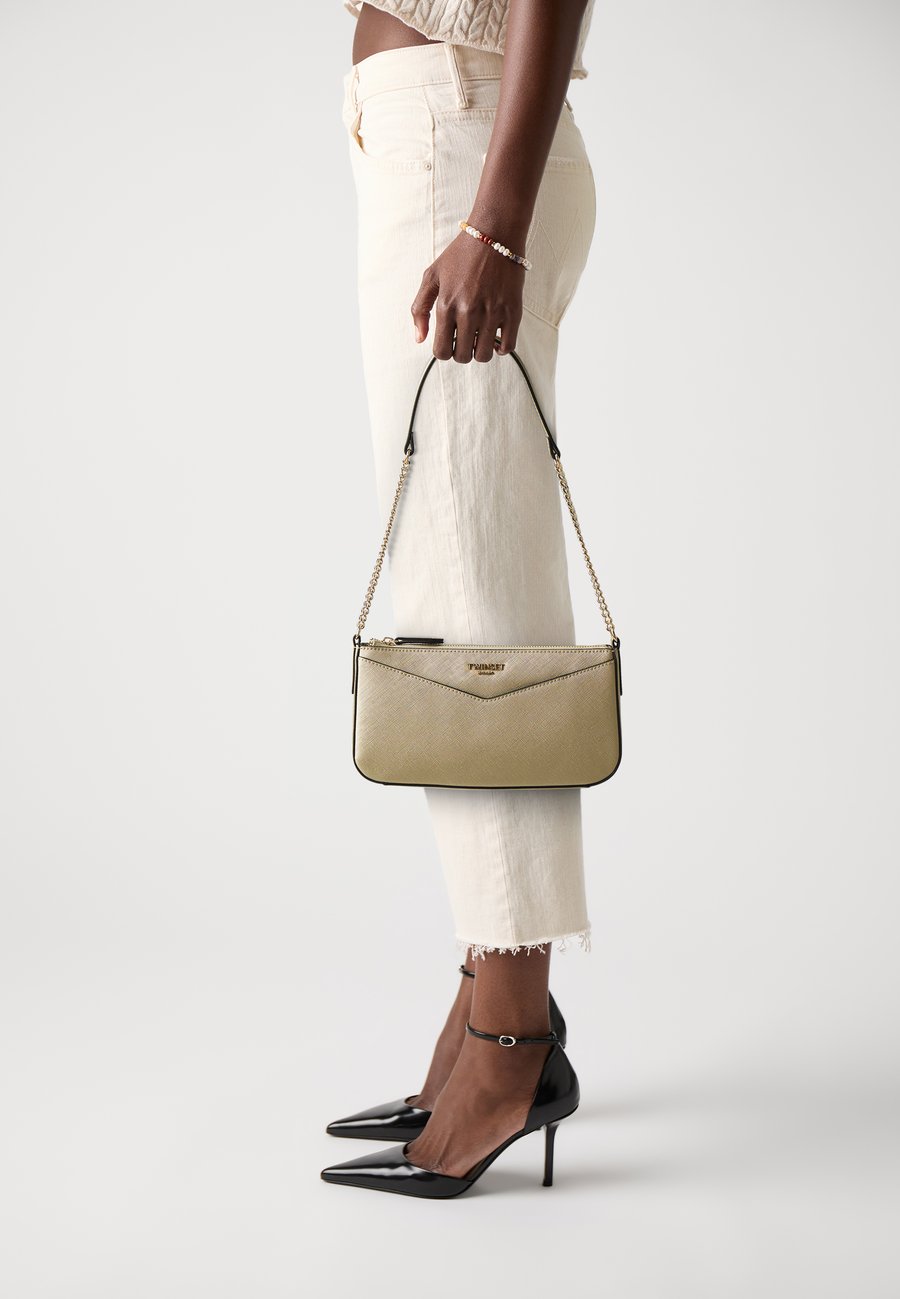 Сумка TWINSET BAG, Oro/Gold-Coloured
Сумка TWINSET BAG, Oro/Gold-Coloured