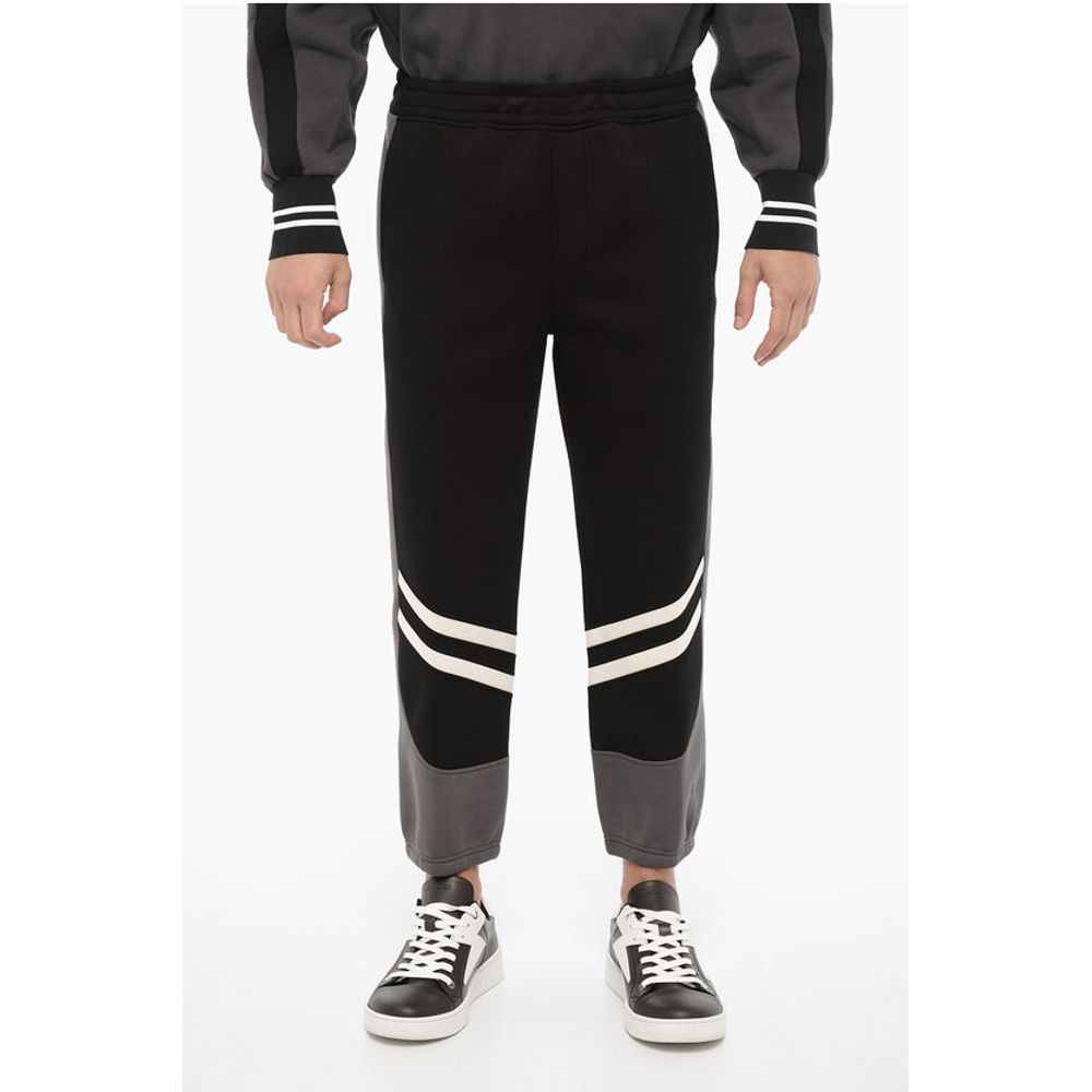 Неопреновые облегающие джоггеры с контрастными деталями Neil Barrett, Black
Неопреновые облегающие джоггеры с контрастными деталями Neil Barrett, Black