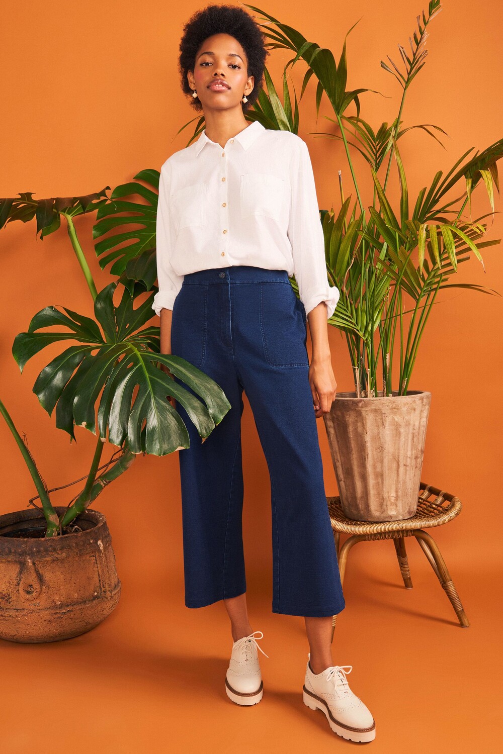 Брюки Belle укороченного кроя с широкими штанинами White Stuff, синий
Брюки Belle укороченного кроя с широкими штанинами White Stuff, синий