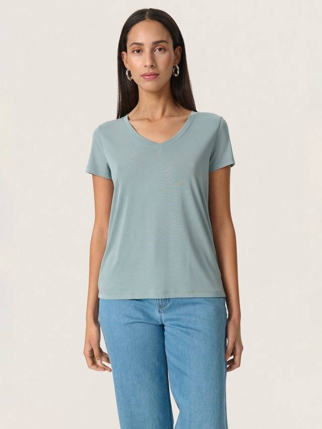 Футболка columbine с v-образным вырезом Soaked In Luxury, цвет Silver Blue
Футболка columbine с v-образным вырезом Soaked In Luxury, цвет Silver Blue