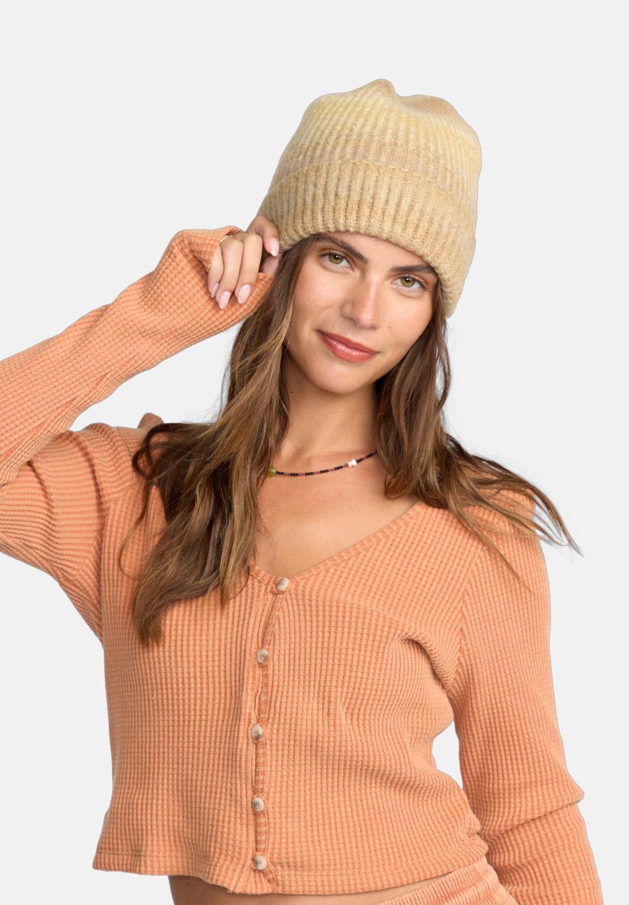 Шапка Billabong SUNRISE, Rsb/Beige
Шапка Billabong SUNRISE, Rsb/Beige