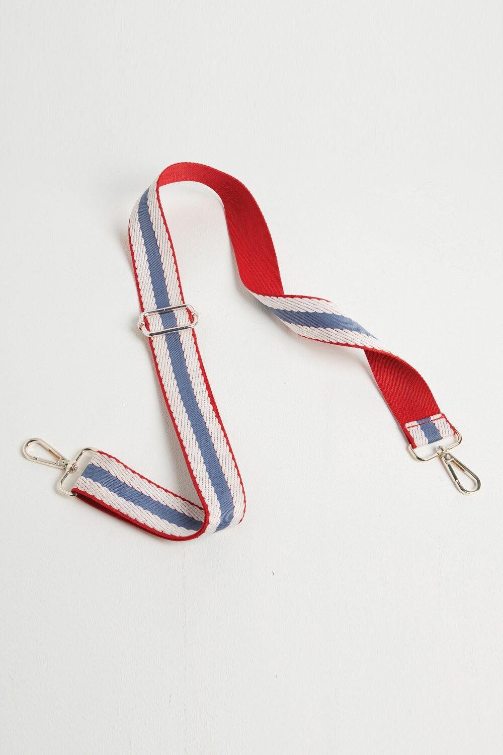 Ремень через плечо в морскую полоску Betsy & Floss, синий
Ремень через плечо в морскую полоску Betsy & Floss, синий