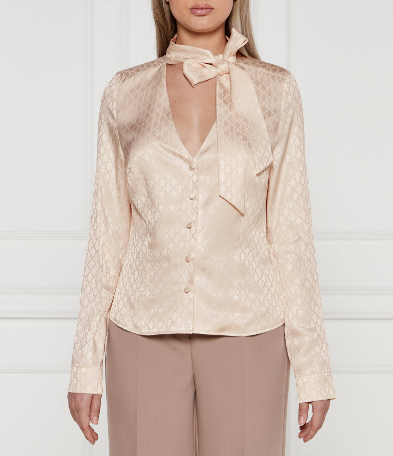 Рубашка Marciano Guess AMALIA Regular Fit, бежевый
Рубашка Marciano Guess AMALIA Regular Fit, бежевый