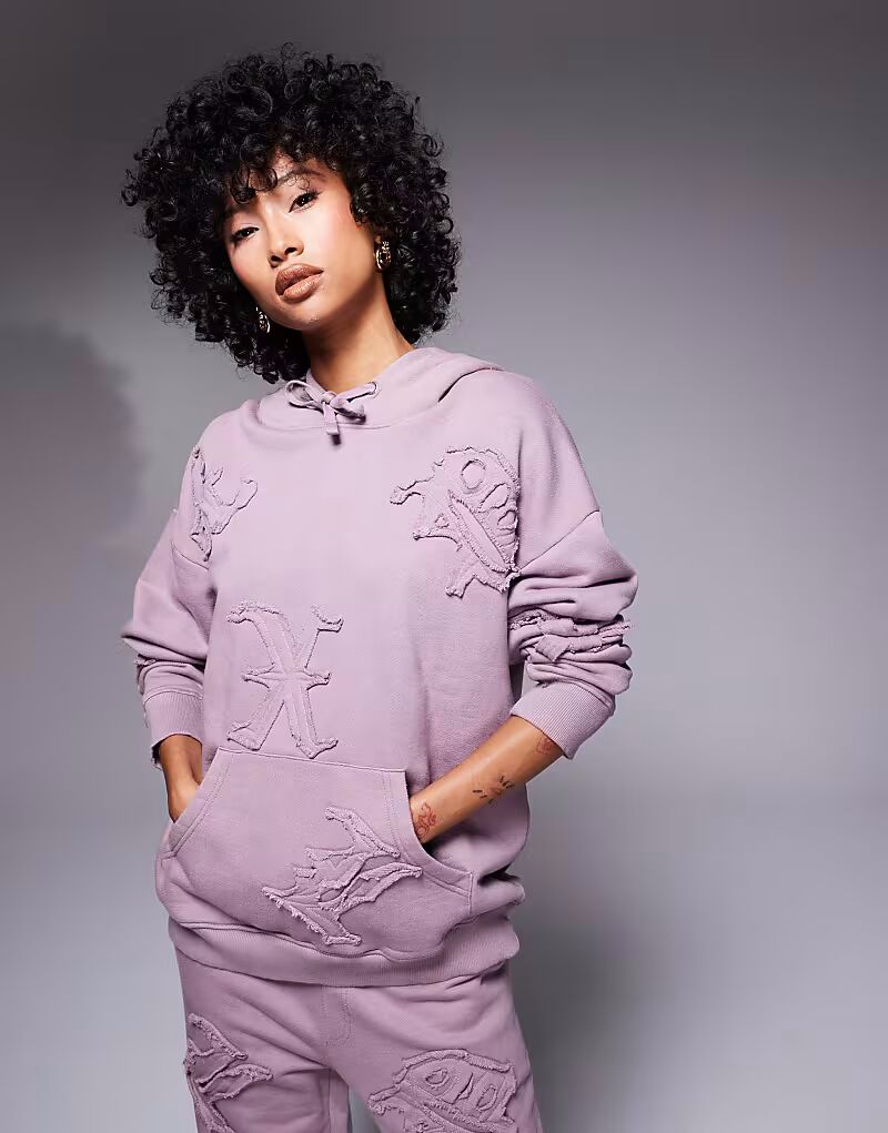 Толстовка с капюшоном с рисунком по всей поверхности в ягодном миксе Liquor N Poker, темно-красный
Толстовка с капюшоном с рисунком по всей поверхности в ягодном миксе Liquor N Poker, темно-красный