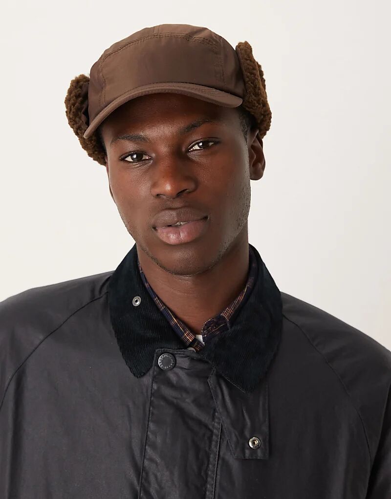 Бейсболка с отворотом и ушами от My Accessories Man коричневого цвета
Бейсболка с отворотом и ушами от My Accessories Man коричневого цвета