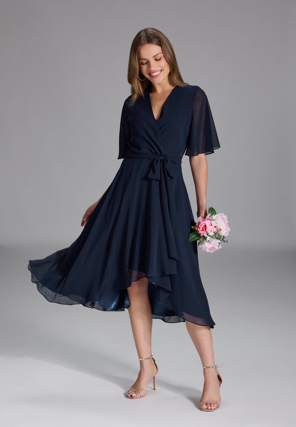 Повседневное платье IN WICKEL OPTIK MIT VOKUHILA SAUM Swing, темно-синий
Повседневное платье IN WICKEL OPTIK MIT VOKUHILA SAUM Swing, темно-синий