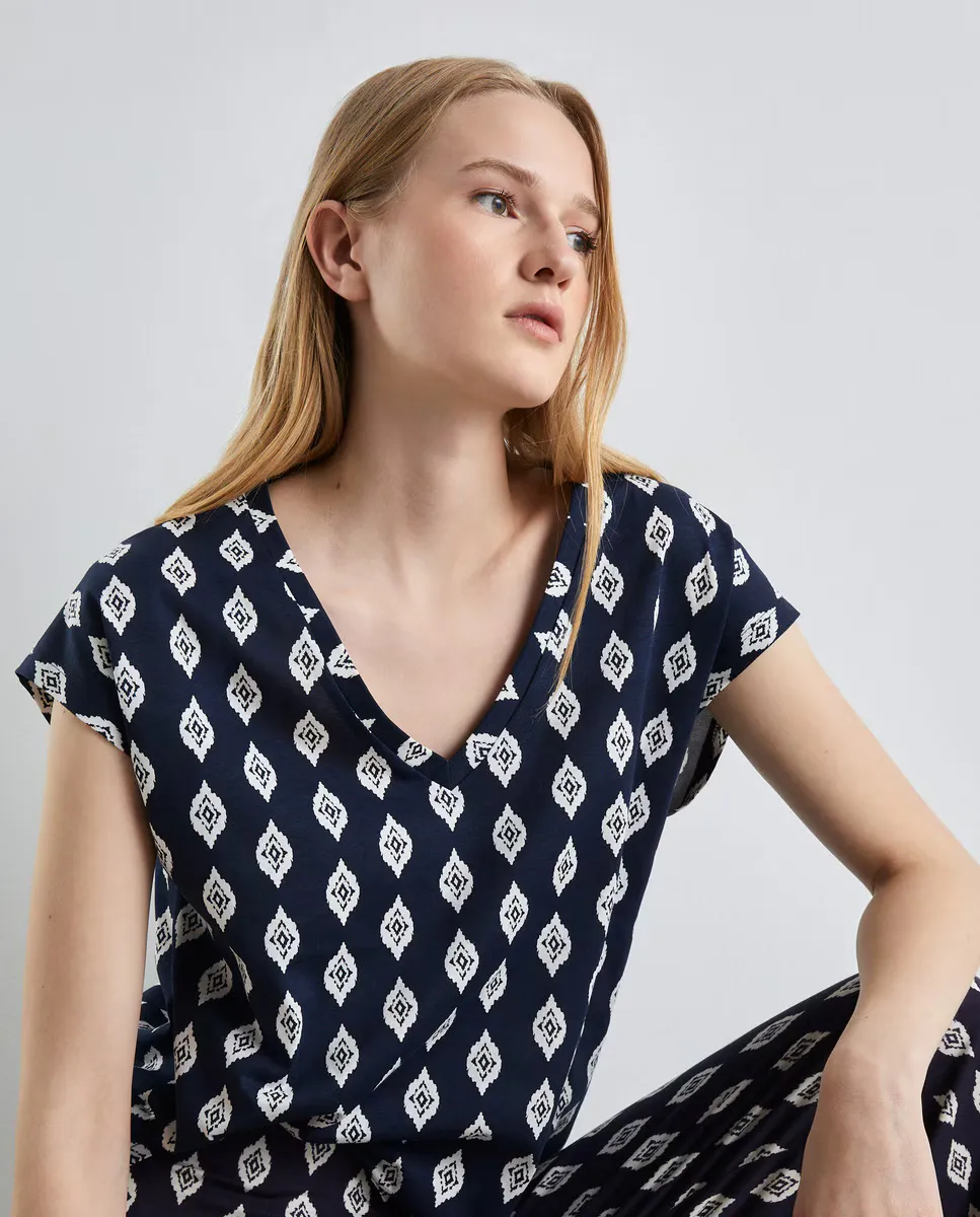 Женская футболка с короткими рукавами и V-образным вырезом Easy Wear, темно-синий
Женская футболка с короткими рукавами и V-образным вырезом Easy Wear, темно-синий