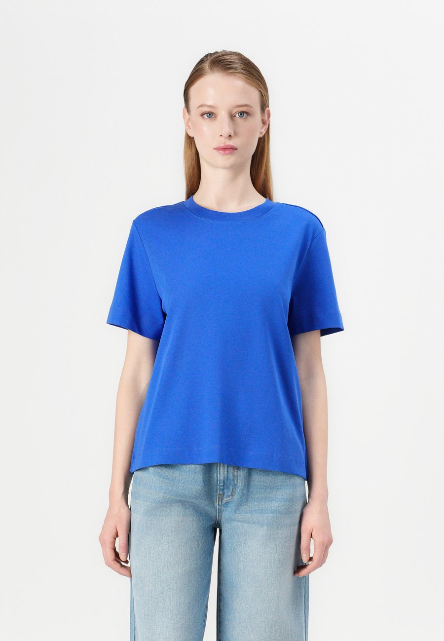 Футболка Selected Femme SLFESSENTIAL BOXY TEE, Dazzling Blue/Blue
Футболка Selected Femme SLFESSENTIAL BOXY TEE, Dazzling Blue/Blue